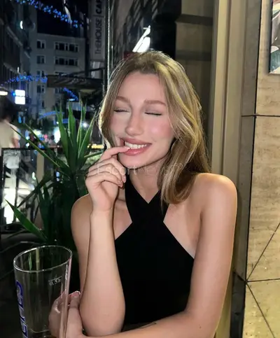 YAGMUR — İstanbul Escort